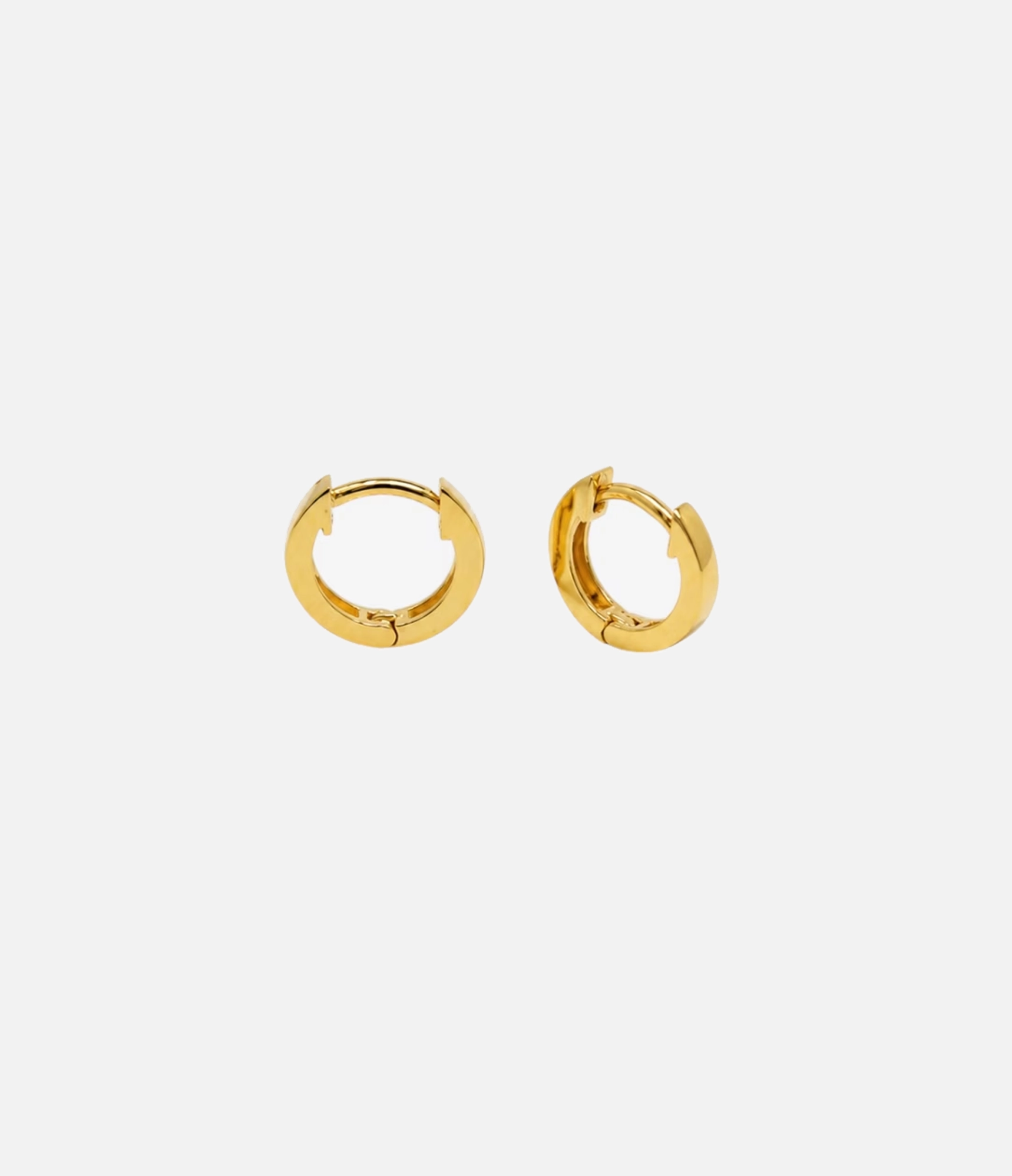 Classic Gold Huggie Hoop Earrings_01